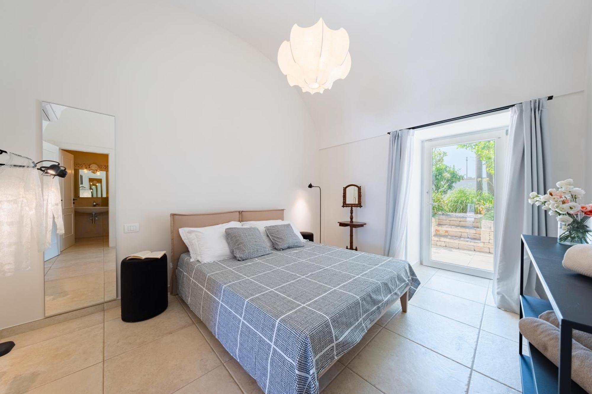 Pati Design Apartments - With Private Patio Or Terrace And Swimming Pool Monopoli Exterior foto