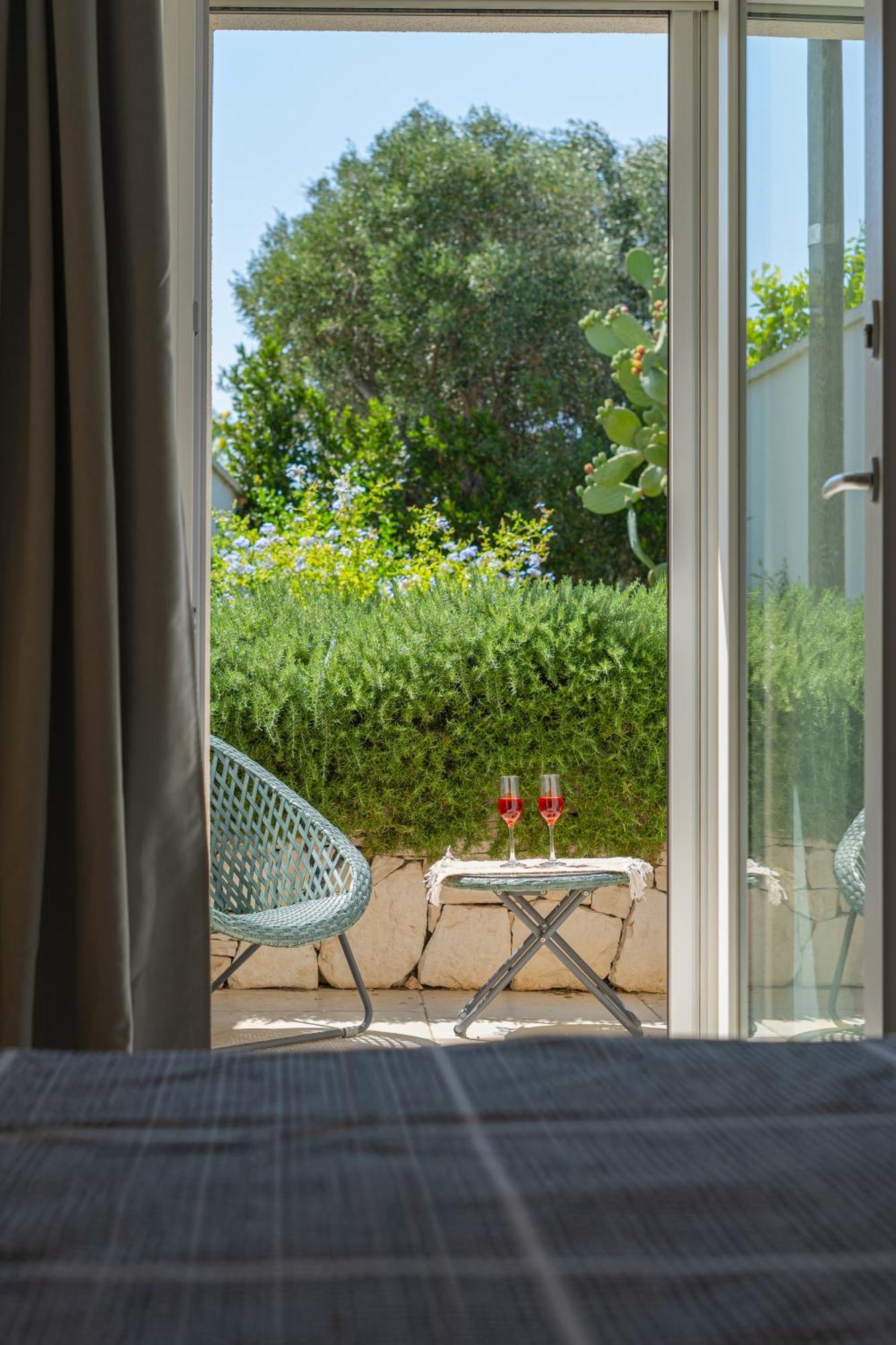 Pati Design Apartments - With Private Patio Or Terrace And Swimming Pool Monopoli Exterior foto